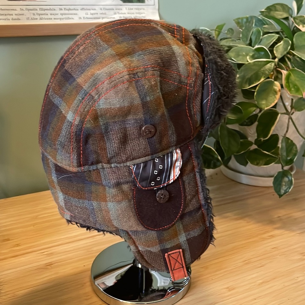 Gordon brothers bomber hat